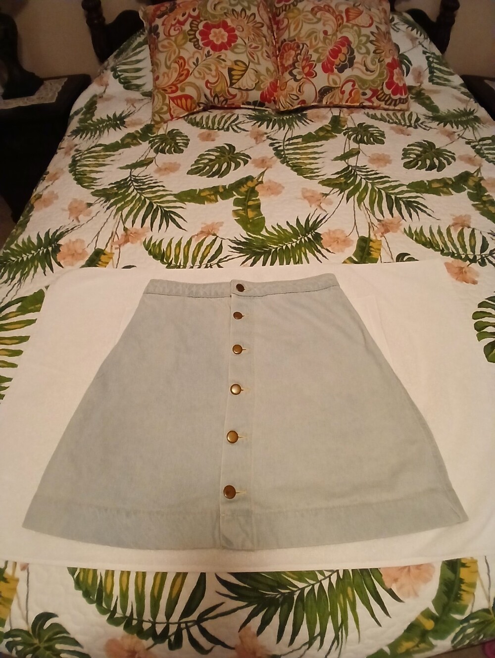 AMERICAN APPAREL denim  button front A-line skirt *Large* - Picture 3 of 10